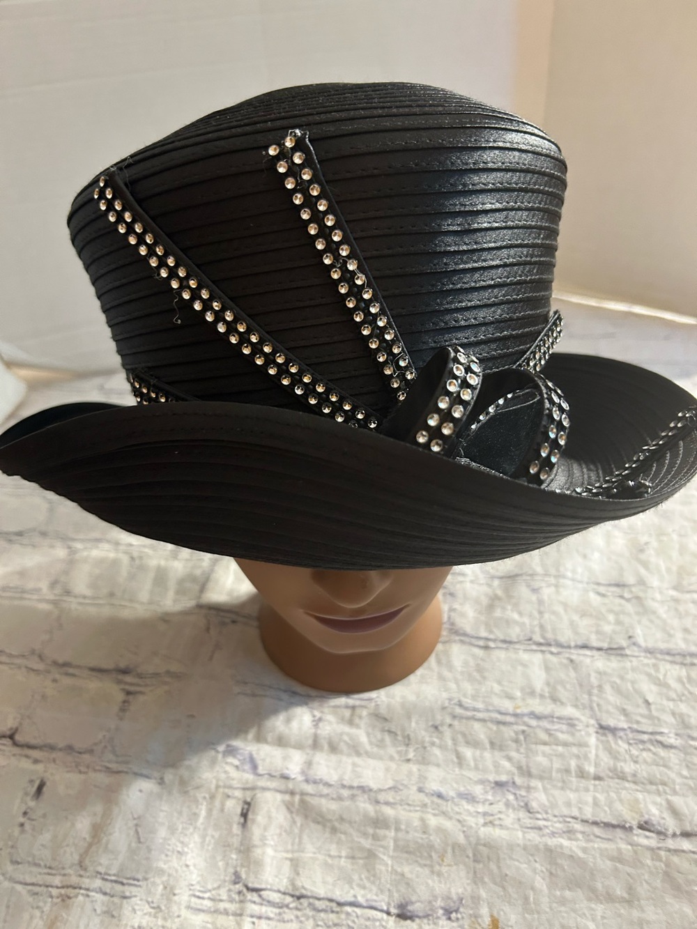 EY SIGNATURE BLACK WITH RHINESTONES BOW 3D VTG STYLE WOMEN’S HAT POLYESTER